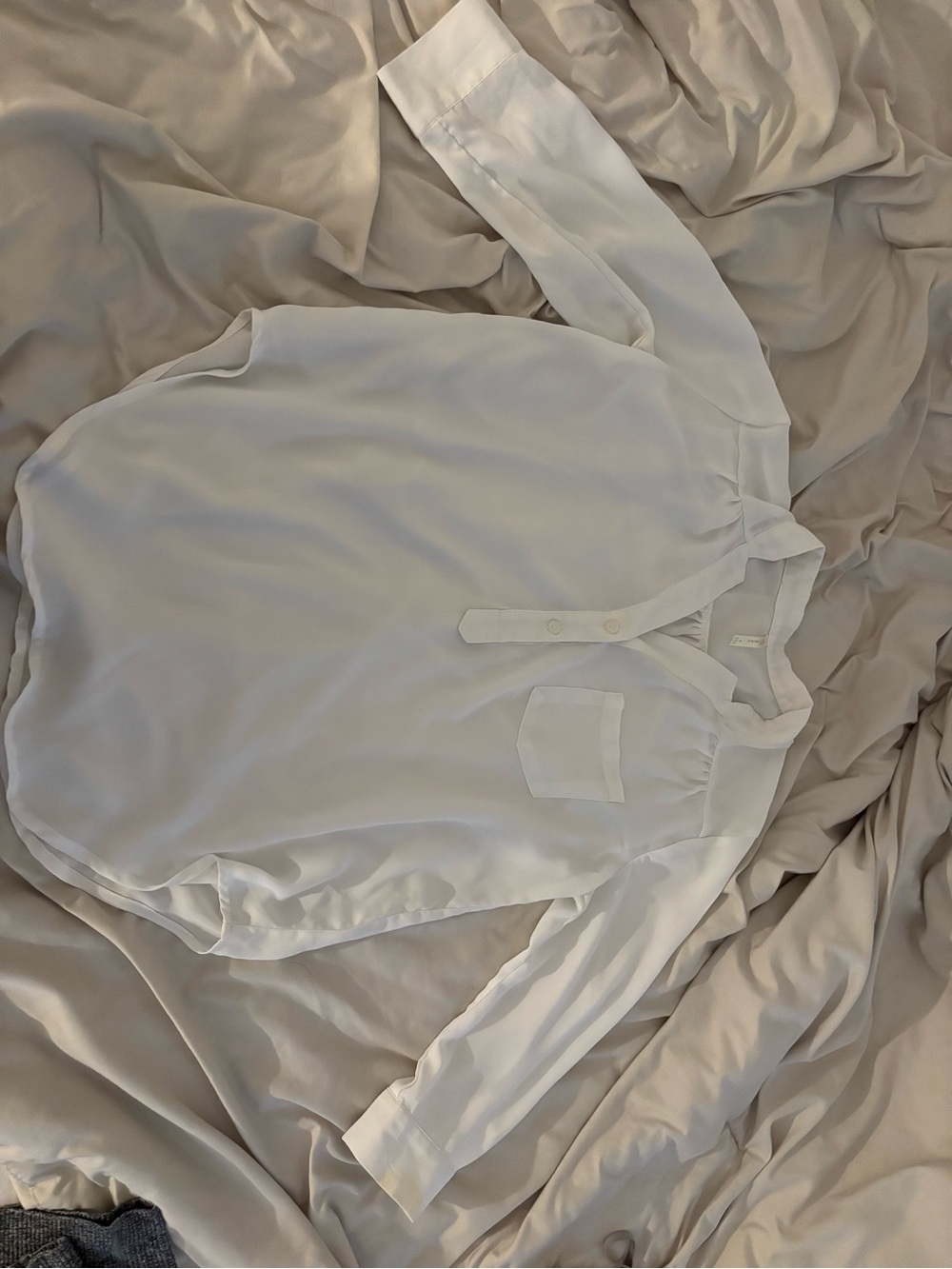 DNA couture White Silky Long-Sleeve Chemise Top
